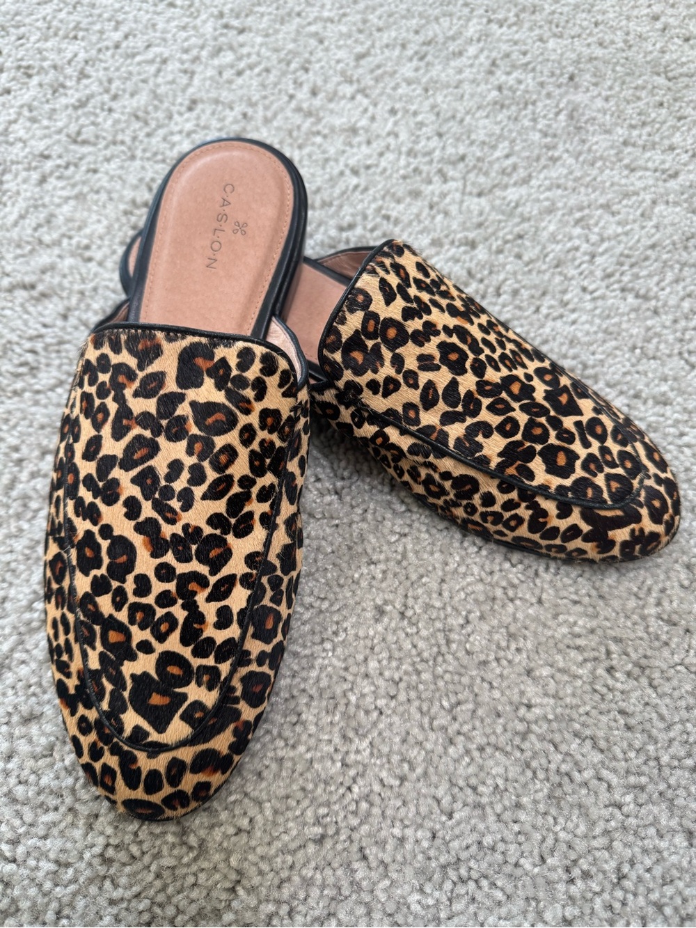 Caslon Women's Evelyn Mules Shoes in Leopard Print Calf Hair and size US 7.5 M